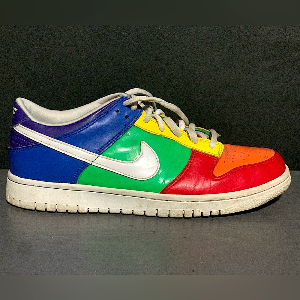 Vintage Nike dunk-low grade school size 7Y multicolor